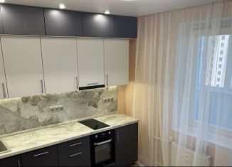 Сдаю в аренду однокомнатную квартиру, 45 м2, Тюмень, улица Константина Посьета, 3, Восточный округ