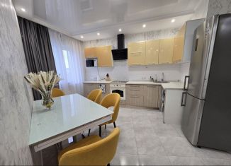 Сдается в аренду однокомнатная квартира, 40 м2, Саратов, улица имени Г.К. Орджоникидзе, 44