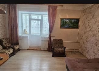 Сдам в аренду двухкомнатную квартиру, 51 м2, Среднеуральск, улица Парижской Коммуны, 4