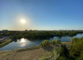 Сдам в аренду трехкомнатную квартиру, 150 м2, Краснодарский край, улица Кубанская Набережная, 3/1