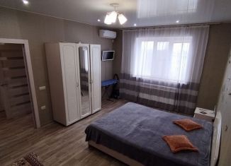 1-комнатная квартира в аренду, 45 м2, Астрахань, улица Савушкина, 6к7