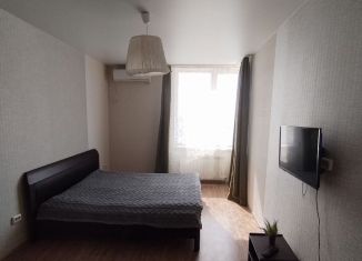Сдам 1-комнатную квартиру, 51 м2, Астрахань, улица Латышева, 3Ек1