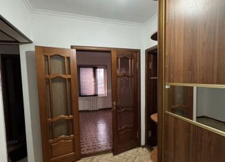 Сдаю 1-ком. квартиру, 42 м2, Грозный, улица Л.И. Яшина, 15