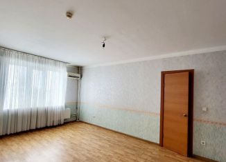 Сдам 3-ком. квартиру, 80 м2, Краснодар, улица Академика Лукьяненко, 24, микрорайон Микрохирургии глаза