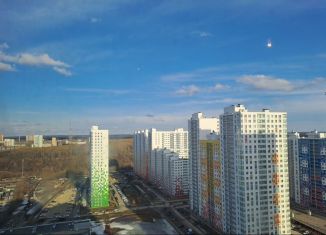 Продаю 3-ком. квартиру, 73 м2, Пермь, улица Карла Модераха, 8, ЖК Арсенал