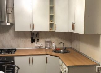 Сдам в аренду двухкомнатную квартиру, 42 м2, Сочи, улица Макаренко, 15, микрорайон Заречный