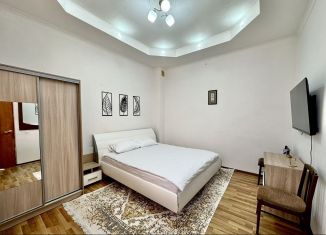 Сдается в аренду 2-комнатная квартира, 60 м2, Сочи, Параллельная улица, 25, микрорайон Завокзальный