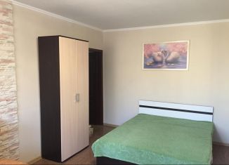 Сдача в аренду однокомнатной квартиры, 31 м2, Керчь, улица Сморжевского, 2