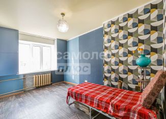 Продается 3-ком. квартира, 61.4 м2, Екатеринбург, улица Челюскинцев, 62, метро Уральская
