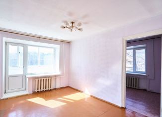 Трехкомнатная квартира на продажу, 52 м2, Томск, улица Сергея Лазо, 14