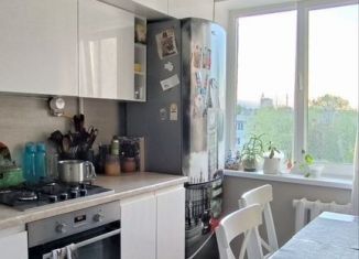 Продается трехкомнатная квартира, 64.9 м2, Чебоксары, проспект Тракторостроителей, 27