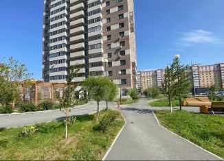 Продам квартиру студию, 30.8 м2, Тюмень, улица Дмитрия Менделеева, 2к2, ЖК Кристалл