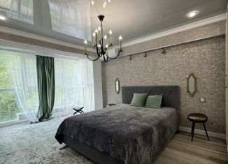 Продам двухкомнатную квартиру, 69 м2, село Раздольное, Тепличная улица, 71к9