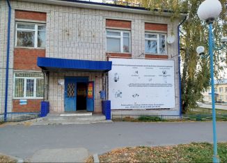 Продам торговую площадь, 130 м2, Чувашия, улица Ленина, 3