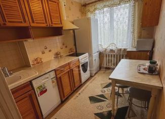 Сдаю двухкомнатную квартиру, 45 м2, Тобольск, 6-й микрорайон, 17