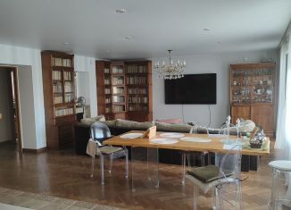 Продается многокомнатная квартира, 155.7 м2, Тихвин, 1-й микрорайон, 26