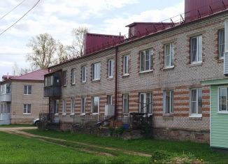 Продам 2-ком. квартиру, 45 м2, деревня Кисельня, Центральная улица, 3