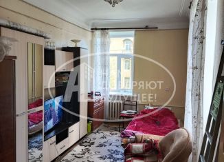 2-комнатная квартира на продажу, 64.7 м2, Глазов, Комсомольская улица, 26