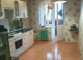 Аренда двухкомнатной квартиры, 50 м2, Киров, улица Мира, 39