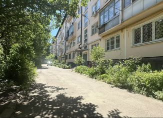 Продаю двухкомнатную квартиру, 52 м2, Армавир, улица Кирова, 85