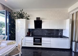 Аренда 2-ком. квартиры, 81 м2, Сочи, Курортный проспект, 105Б, микрорайон Приморье