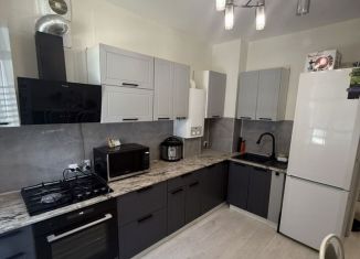 Продается двухкомнатная квартира, 51.7 м2, деревня Куюки, Азовская улица, 2, ЖК Микрорайон Яшьлек