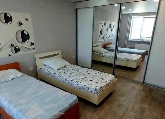 Сдается 2-ком. квартира, 60 м2, поселок городского типа Афипский, улица 50 лет Октября, 98/1