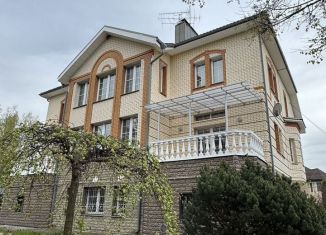 Сдам дом, 600 м2, Москва, Изумрудная улица, 12