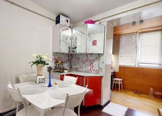 Трехкомнатная квартира на продажу, 60 м2, посёлок городского типа Партенит, Солнечная улица, 5