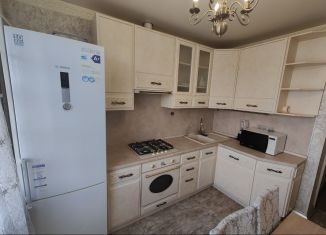 Продаю 2-ком. квартиру, 52 м2, Ростов-на-Дону, улица Фёдора Зявкина, 33