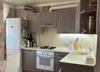 Продается 2-комнатная квартира, 47 м2, Октябрьский, улица Свердлова, 6