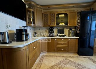 Продам 2-комнатную квартиру, 65.1 м2, Воронеж, проспект Труда, 4А