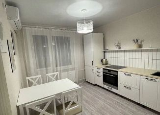 Сдача в аренду 1-ком. квартиры, 35 м2, Ростов-на-Дону, улица Теряева, 4, ЖК Платовский