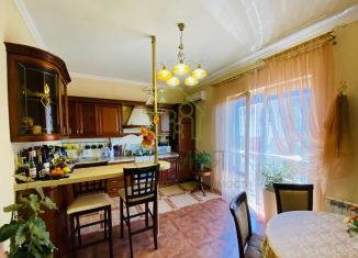 Продам 2-ком. квартиру, 75.6 м2, Геленджик, Сосновый переулок, 7