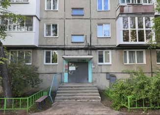 Продаю двухкомнатную квартиру, 50 м2, Дзержинск, улица Строителей, 15А