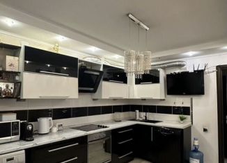 Продаю 3-ком. квартиру, 82 м2, Краснодар, улица 30-й Иркутской Дивизии, Карасунский округ