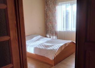 Сдам в аренду трехкомнатную квартиру, 77 м2, Калининград, улица Согласия, 21, Ленинградский район