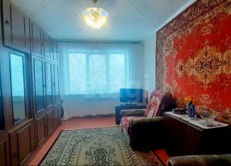 Сдается 2-ком. квартира, 53.4 м2, Кириши, улица Строителей, 9