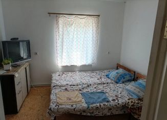 Сдаю дом, 40 м2, посёлок городского типа Гвардейское, улица Карла Маркса