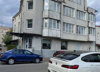 Продается двухкомнатная квартира, 82.9 м2, Выборг, улица Мира, 18