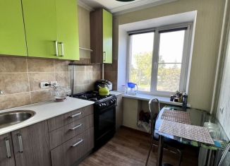 Продается 2-ком. квартира, 43 м2, Майкоп, улица Димитрова, 13