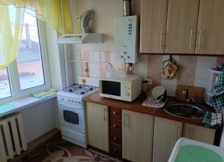 Сдаю в аренду 1-комнатную квартиру, 35 м2, Крымск, Пролетарская улица, 45