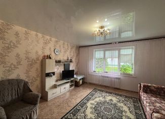 Продается двухкомнатная квартира, 52 м2, Полысаево, улица Космонавтов, 90