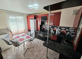 Продам 2-ком. квартиру, 58.8 м2, деревня Куюки, 15-й квартал, 16, ЖК Светлый