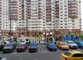 Продаю двухкомнатную квартиру, 70.1 м2, Щербинка, квартал Южный, 7