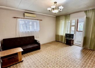 Сдаю в аренду 2-комнатную квартиру, 70 м2, Сочи, улица Чебрикова, 46, микрорайон Ареда