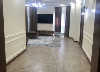 Продам четырехкомнатную квартиру, 146 м2, Грозный, проспект Махмуда А. Эсамбаева, 16