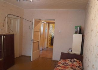 Продаю 3-ком. квартиру, 62 м2, Кировск, улица Кирова, 3