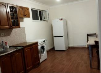 2-комнатная квартира в аренду, 70 м2, посёлок городского типа Кяхулай, улица Абдуллы Гаджиева, 27А