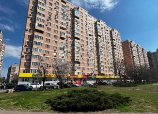 Продается 2-ком. квартира, 62 м2, Краснодар, улица имени В.Н. Мачуги, 6/2к1, ЖК Феникс